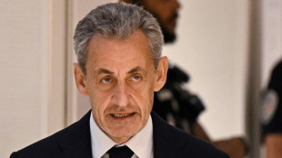 Justi&ccedil;a francesa informa ex-presidente Sarkozy a data de sua entrada na pris&atilde;o