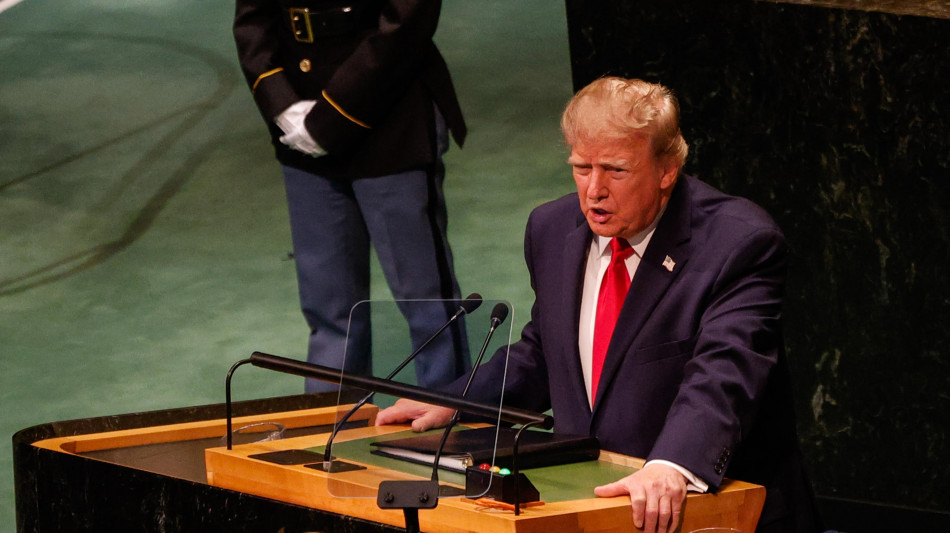  Trump, invier&ograve; subito massiccia presenza militare in Groenlandia, costruiremo 2 basi 