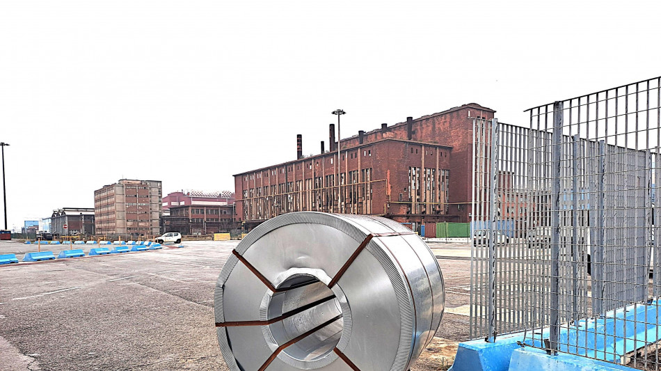 Sindacati proclamano 24 ore di sciopero per l'operaio morto all'ex Ilva