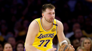 Luka Doncic assina extens&atilde;o de contrato com o Los Angeles Lakers
