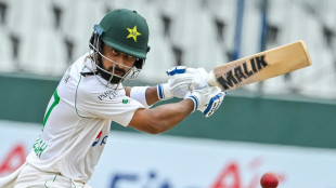 Shafique nears double ton as Pakistan's lead crosses 200 in 2nd Test