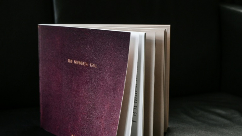 F&uuml;nf Festnahmen bei Durchsuchungen wegen Betrugs mit wertvollen B&uuml;chern