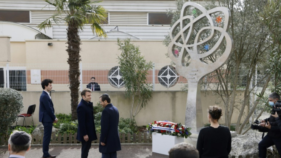 Dix ans apr&egrave;s les attaques de Merah, la France honore les victimes