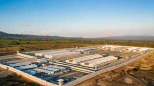 Bukele defiende megac&aacute;rcel como golpe decisivo a las maras en El Salvador