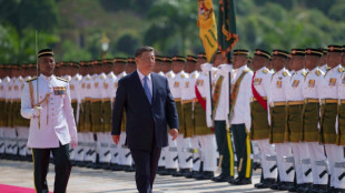 Presidente da China prossegue com ofensiva diplomática ao visitar a Malásia