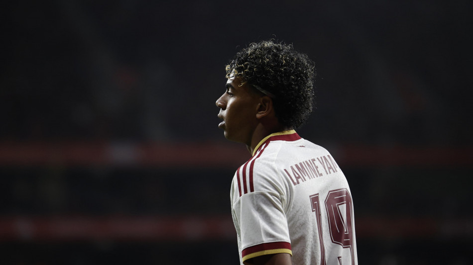  Calcio: Yamal, "Sono musulmano. Ieri cori vergognosi e intollerabili" 