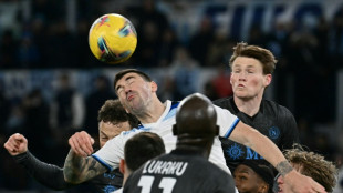 L&iacute;der Napoli empata com a Lazio; Milan se aproxima da zona da Champions