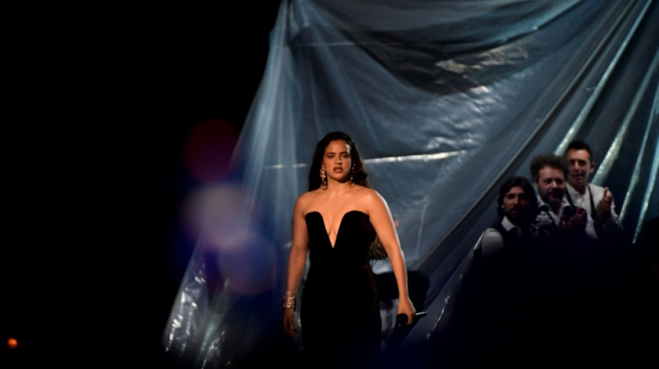  Rosal&iacute;a suspende su concierto en Mil&aacute;n por una intoxicaci&oacute;n alimentaria 