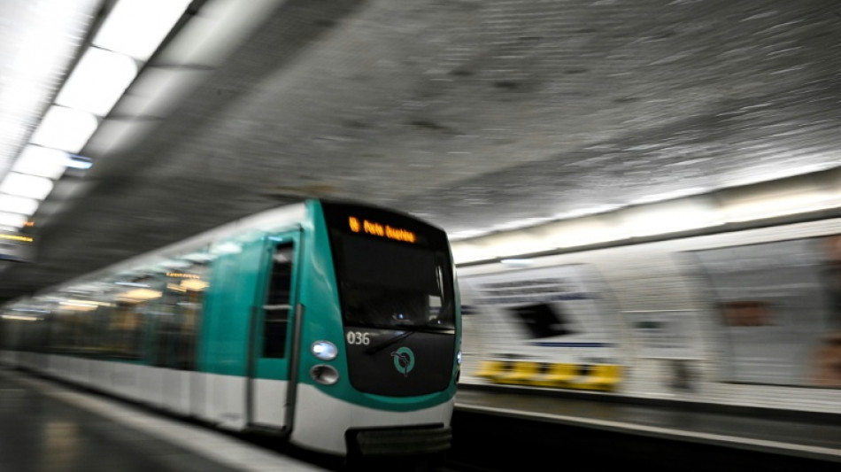 Un hombre hiere con cuchillo a tres mujeres en el metro de Par&iacute;s