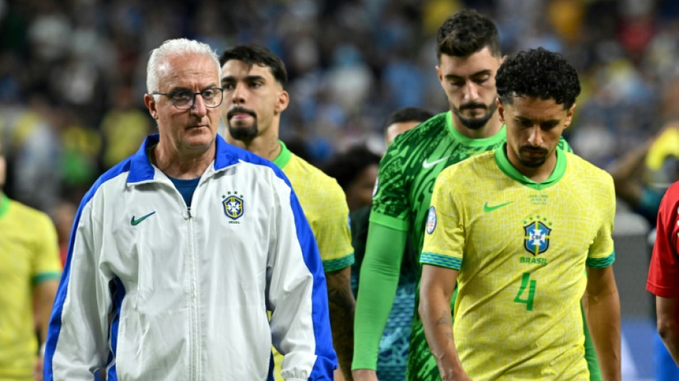 Brasil perde para Uruguai nos p&ecirc;naltis e est&aacute; fora da Copa Am&eacute;rica