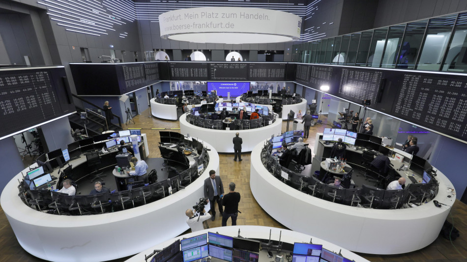 Borsa: Europa debole, a Milano (-0,47%) in luce Stm