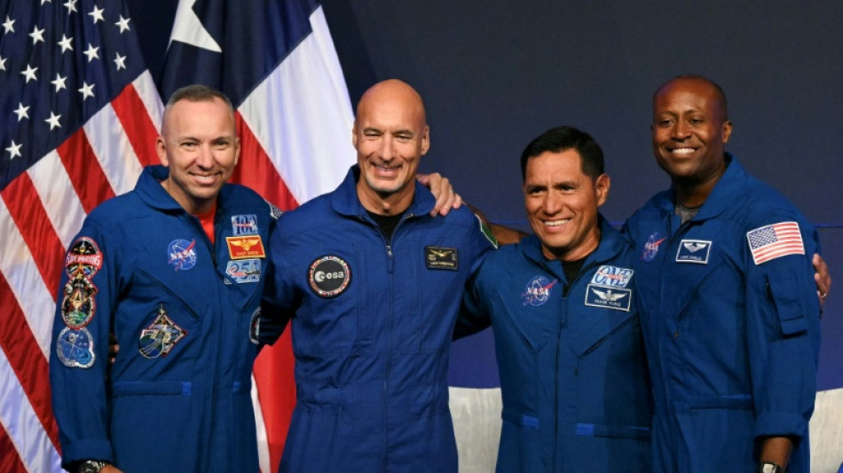  NASA head defends Artemis 3 crew of all men 