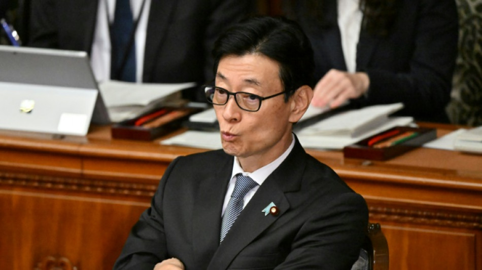 Ministros japoneses renunciam ap&oacute;s esc&acirc;ndalo de subornos