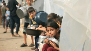 Los desplazados de Gaza, entre el polvo, el fr&iacute;o y el hambre