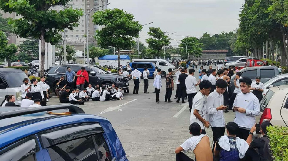 Six killed as strong quakes strike southern Philippines