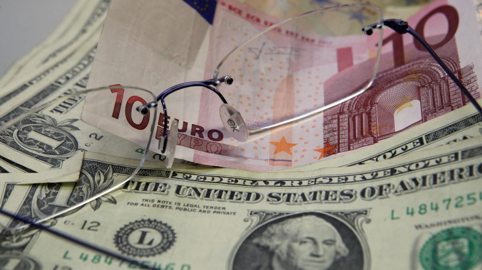 L'euro &egrave; stabile in avvio a 1,0823 dollari (-0,03%)