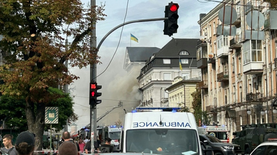  Russia targets security chief's office in daylight Kyiv strike: Zelensky 