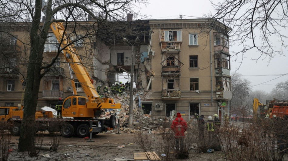  Bombardeios russos na Ucr&acirc;nia matam ao menos 10 pessoas e atingem usinas energ&eacute;ticas 