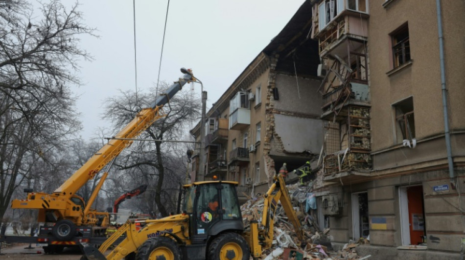 Bombardeos rusos en Ucrania matan al menos 10 personas y alcanzan plantas energ&eacute;ticas