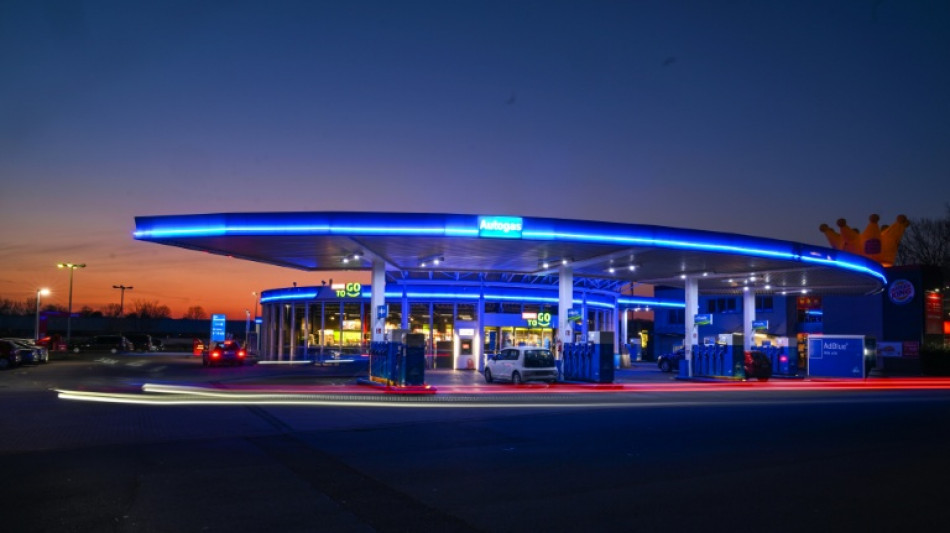  Eine Woche vor Ende des Tankrabatts: Preise f&uuml;r Benzin und Diesel fallen nochmals 