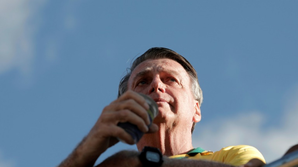 Bolsonaro dep&otilde;e na PF sobre campanha do filho nos EUA contra ministros