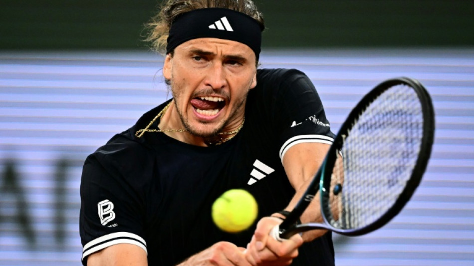  Zverev powers into French Open semis, Kostyuk to face Andreeva 