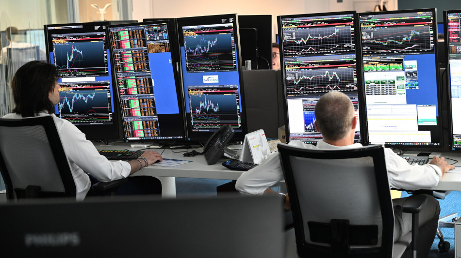  Lo spread tra Btp-Bund mette la retromarcia e scende a 118 punti base 