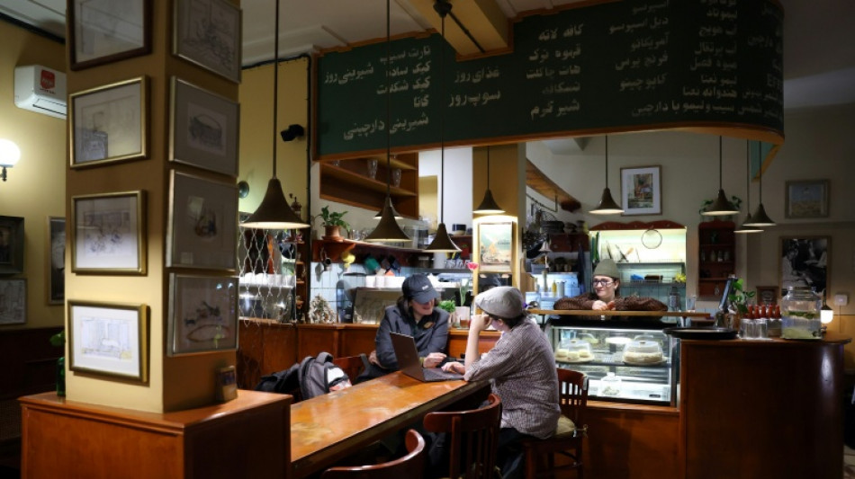  &lsquo;Sentimos falta das coisas mais simples&rsquo;: moradores de Teer&atilde; no limite ap&oacute;s um m&ecirc;s de guerra 