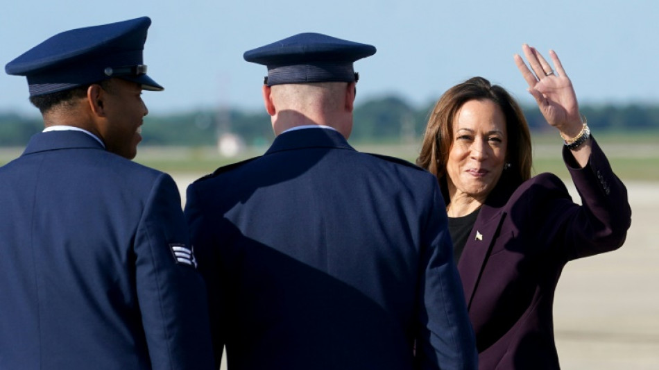Interview, terrain, d&eacute;bat: Harris veut passer &agrave; la vitesse sup&eacute;rieure