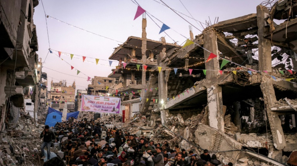 Israel suspende entrega de ajuda humanit&aacute;ria em Gaza, Hamas denuncia viola&ccedil;&atilde;o &agrave; tr&eacute;gua