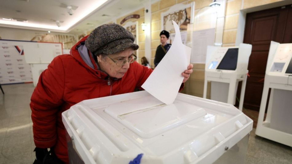 Putin a caminho de novo mandato em elei&ccedil;&otilde;es russas marcadas por conflito na Ucr&acirc;nia