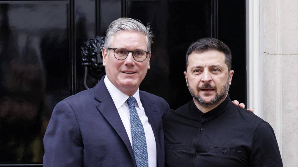Starmer e Zelensky, 'chance di pace se Putin sar&agrave; serio'