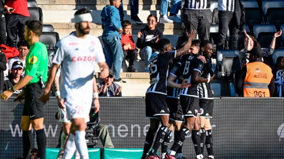 Ligue 1 strugglers Angers claim first win since September