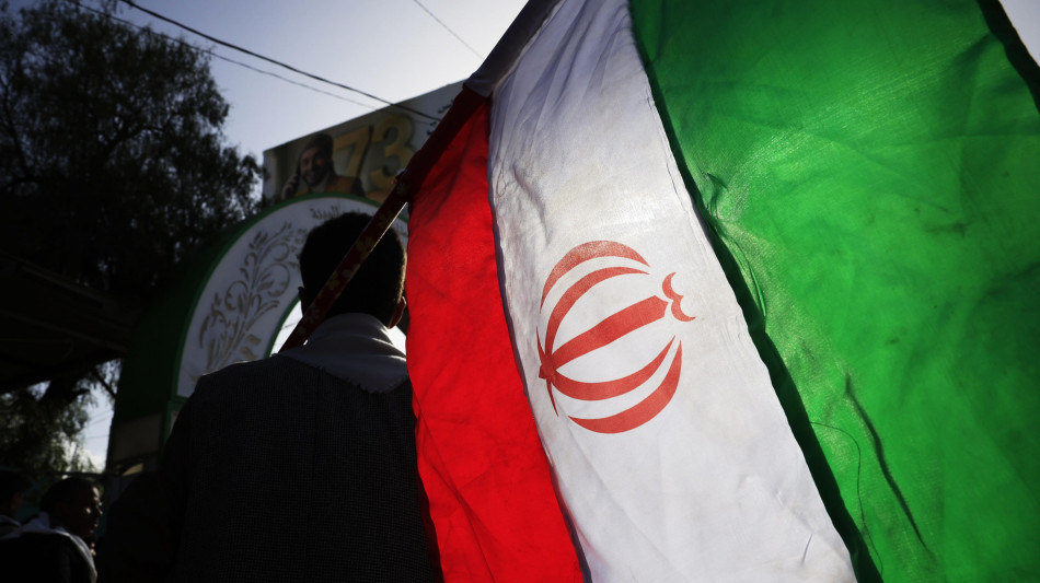  L'Iran rivendica attacchi con droni contro due basi Usa in Kuwait 