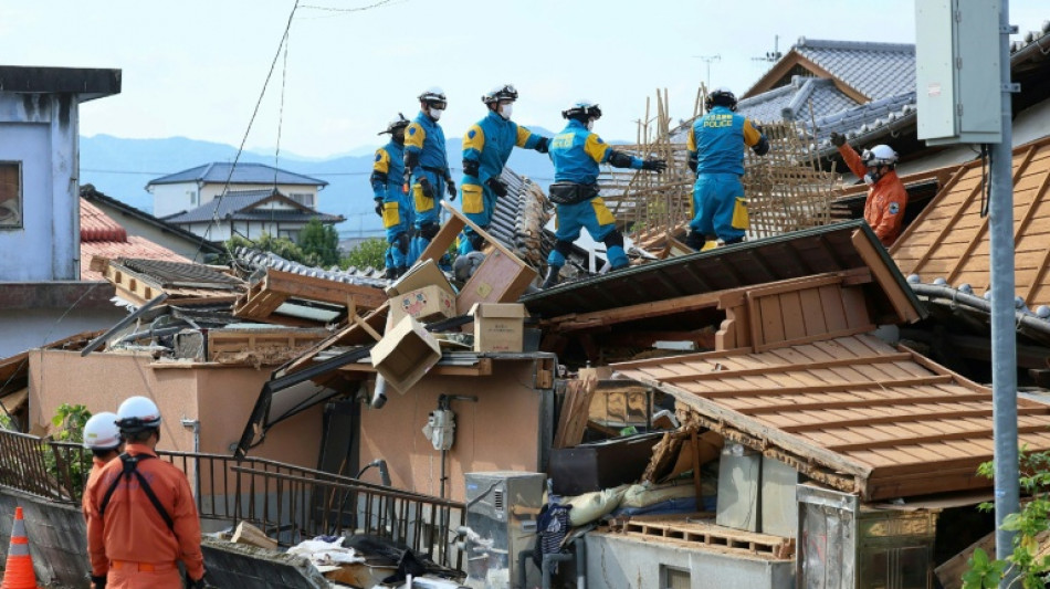 Suben a 30 los muertos por el terremoto en Jap&oacute;n mientras contin&uacute;an las tareas de rescate