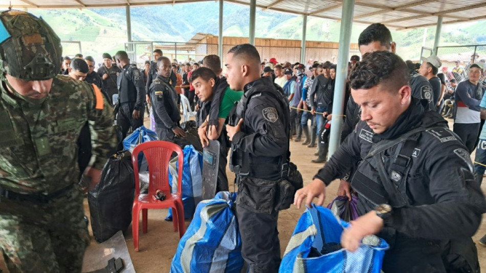 S&atilde;o libertados os 29 policiais e militares retidos desde quinta-feira na Col&ocirc;mbia