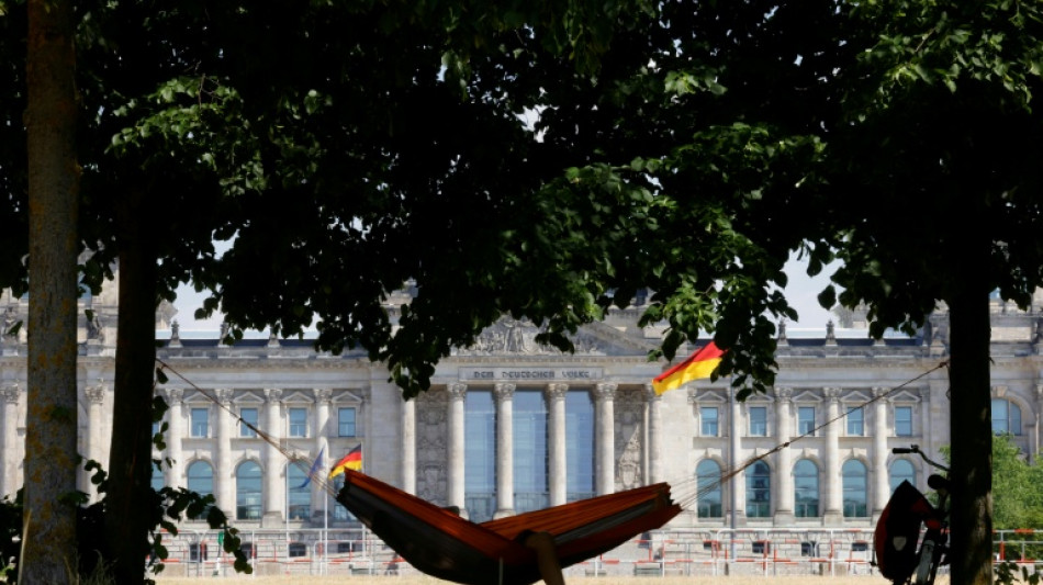  Schnarchalarm: Jeder Zweite st&ouml;rt sich an S&auml;geger&auml;uschen im Nachbarbett 