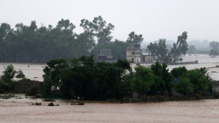 Pakistan: frana travolge volontari dopo alluvione, 9 morti