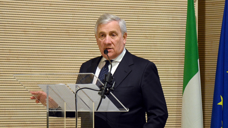 Tajani, innalzare relazioni con Caracas con presenza ambasciatore