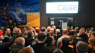 En Pologne, des Ukrainiens en &acirc;ge de combattre craignent d'&ecirc;tre priv&eacute;s de passeport