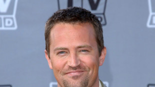 Matthew Perry, astro de 'Friends', morre aos 54 anos (imprensa)