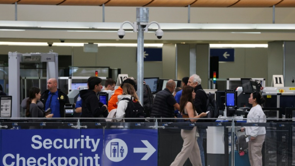  Republicanos anunciam acordo que deve encerrar caos em aeroportos dos EUA 