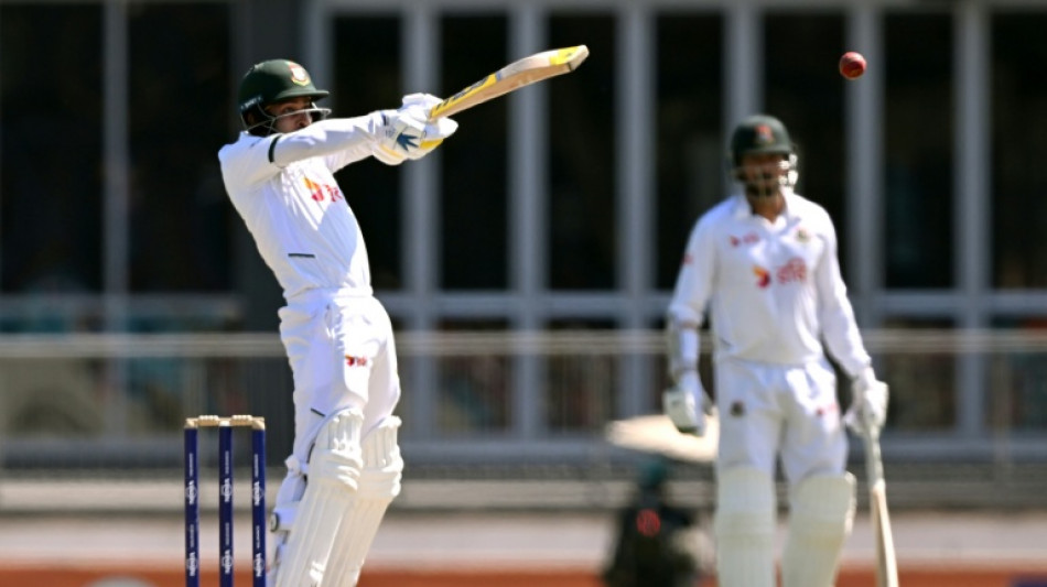  Mehidy half-century steers Bangladesh to 228-run lead in Australia Test 