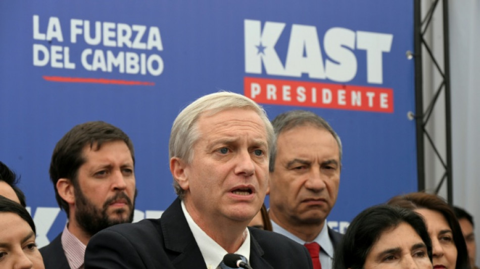  Chile presidential contender vows to deport 'all' undocumented migrants 