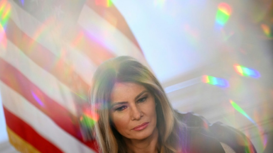  Melania Trump faz 'apelo &agrave; unidade' ap&oacute;s mortes em Minneapolis 