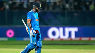 Kohli hits 95 as unbeaten India down New Zealand at World Cup
