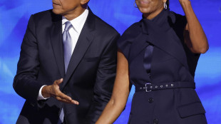 Gli Obama 'volano alto', ignorano il razzismo di Trump e postano sulle Olimpiadi