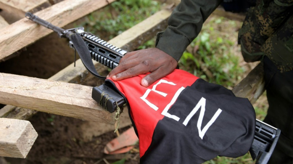 Colombia y el ELN ampl&iacute;an el cese al fuego por seis meses