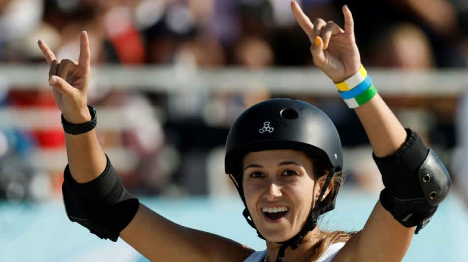 Dora Varella termina em 4&ordm; e fica sem medalha no skate park feminino em Paris