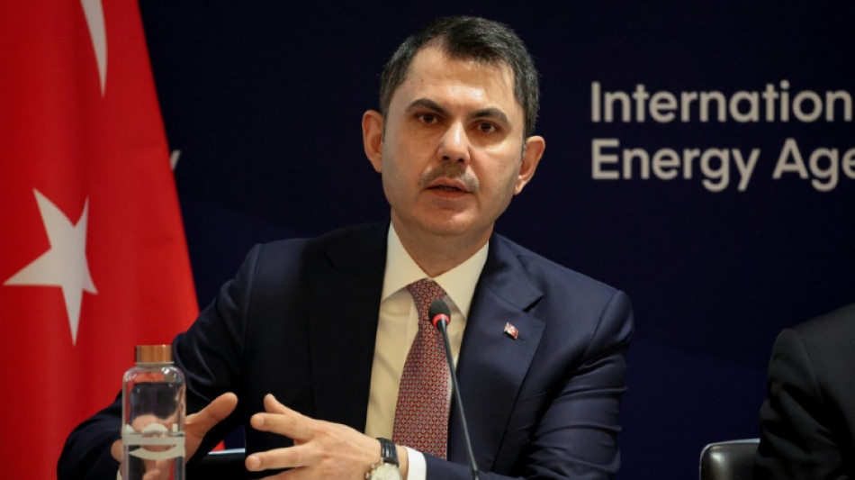  Oil crisis fuels calls to speed up clean energy transition 